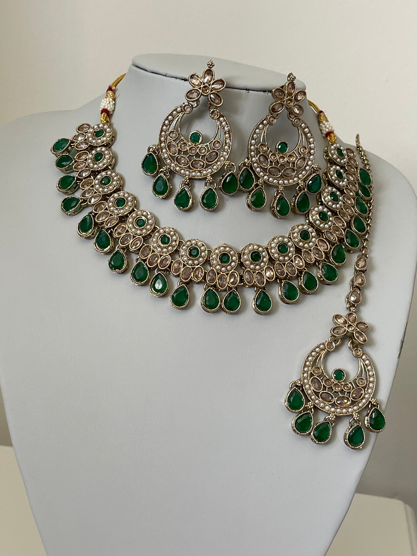 Green Pearl necklace set