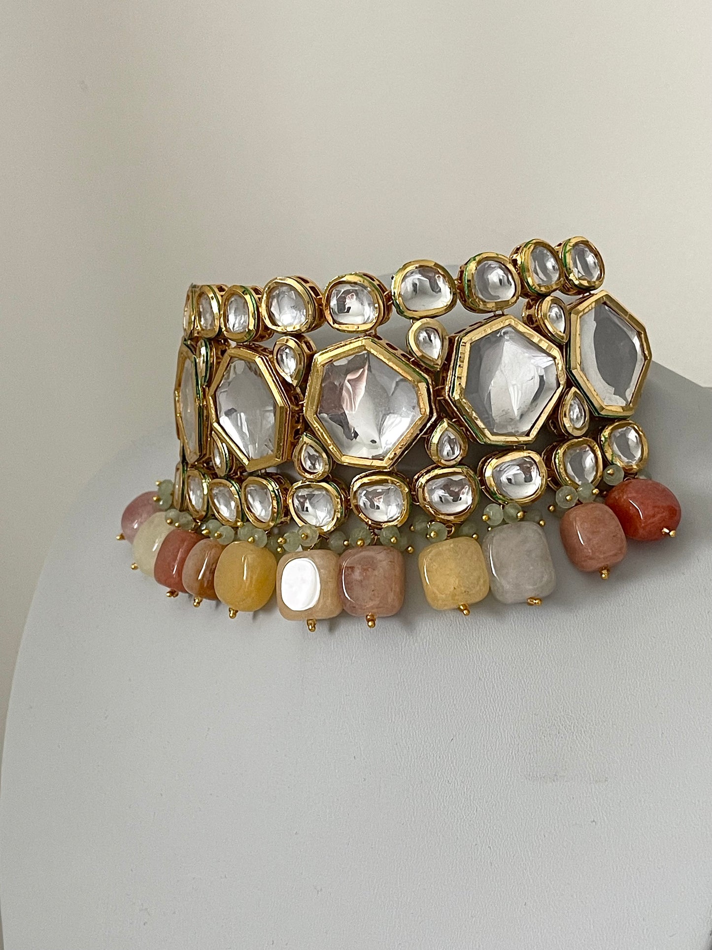 Statement Kundan Choker