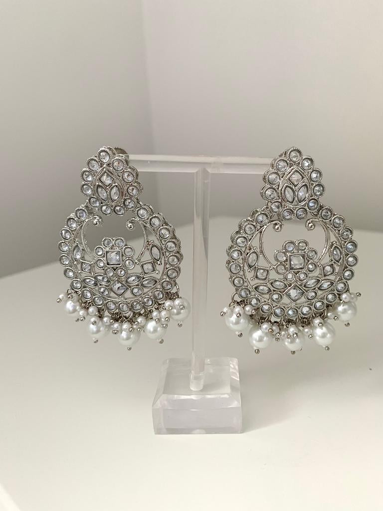 Silver Set with Earrings and Tikka