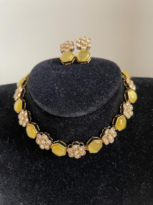 Yellow Pearl Flower Set