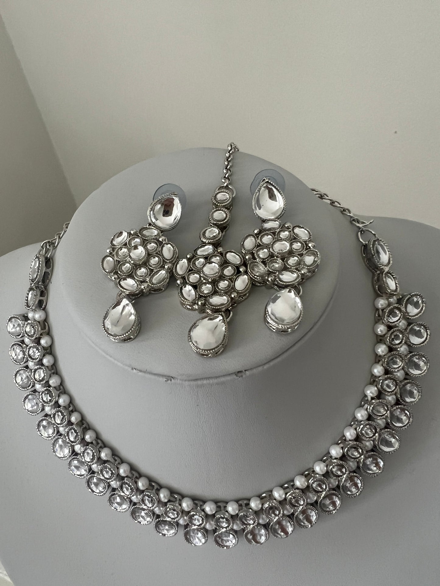 Simple Silver Set