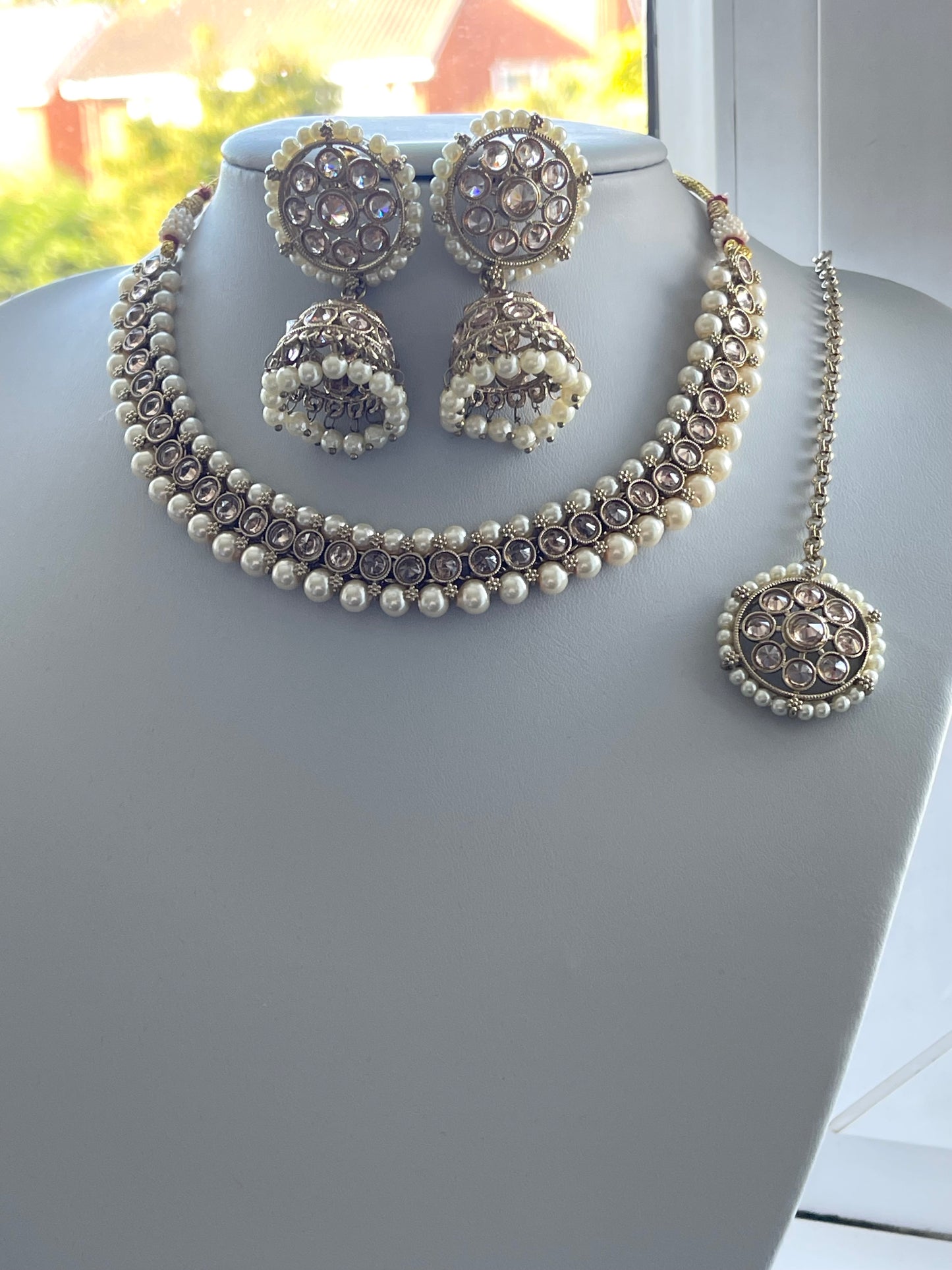 Gold and Pearl Set