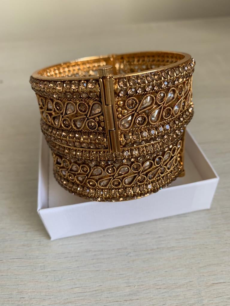 Gold Polki bangle set