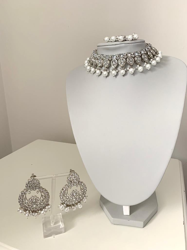 Silver Set with Earrings and Tikka