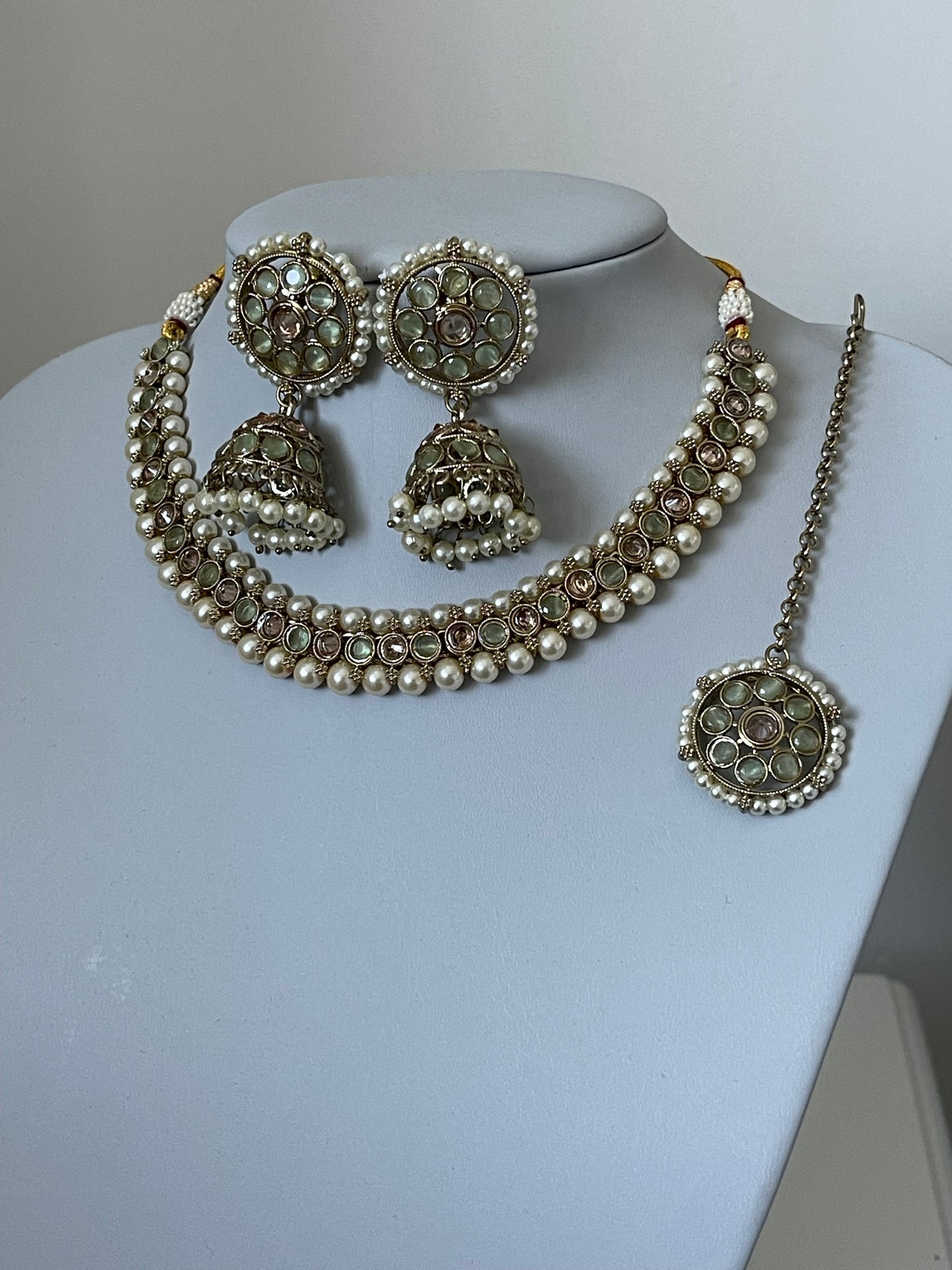 Mint and Pearl Set