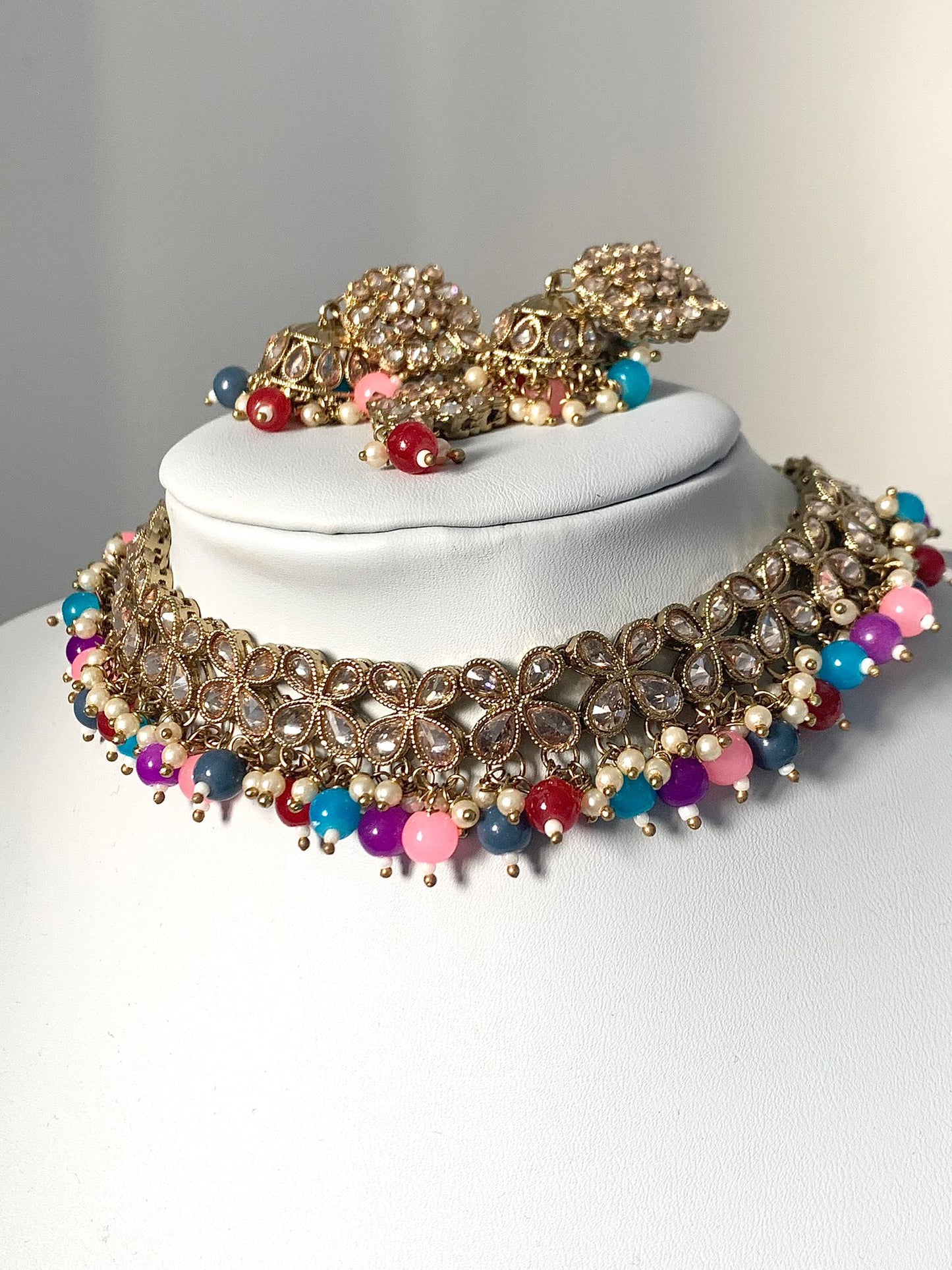 Multicoloured Choker Set