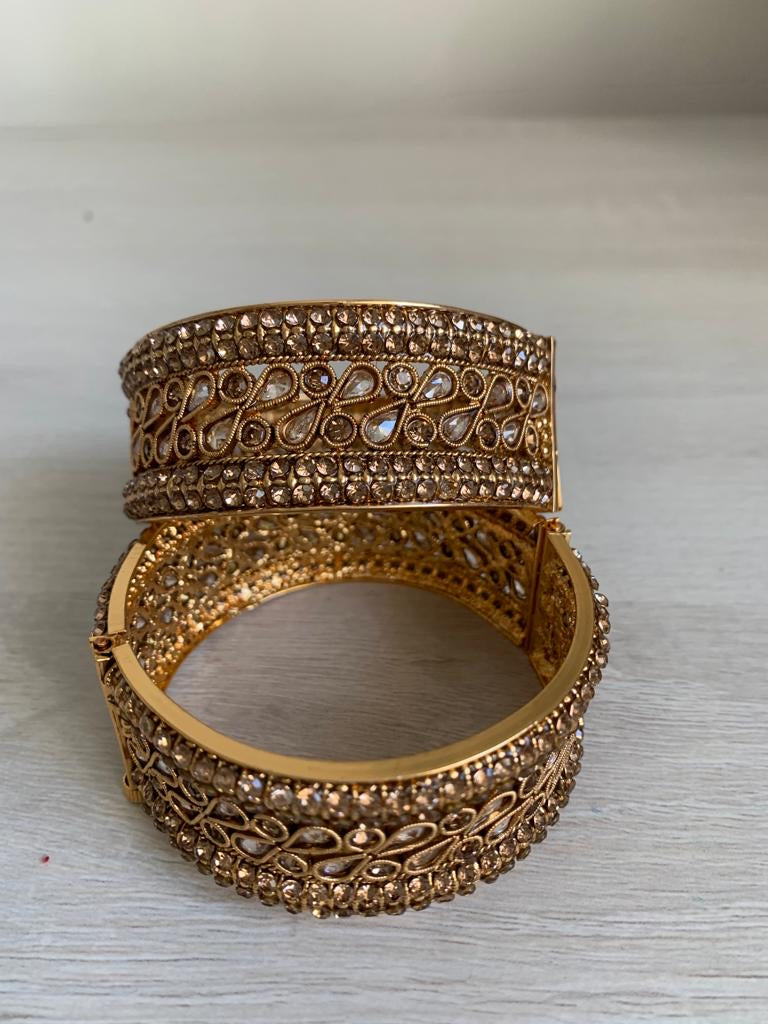 Gold Polki bangle set