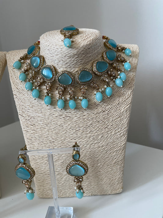 Turquoise Choker Set with Monalisa Stones